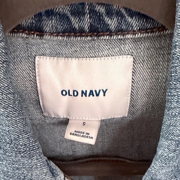 Old Navy Light Blue Denim Jacket - Picture 2 of 3